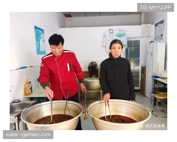 柳雅慧训练完直接拎爱马仕去吃宵夜，这日子谁顶得住啊